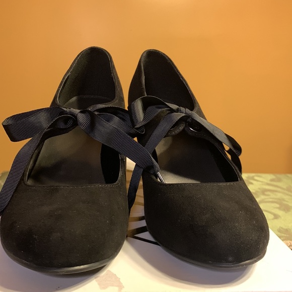 Pumps - Picture 4 of 5